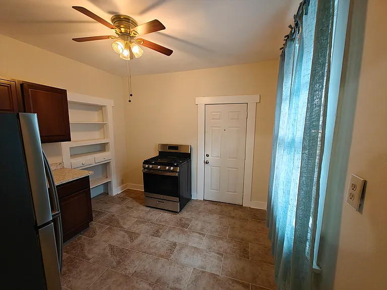 628 N Olympia St #628 — Photo 6