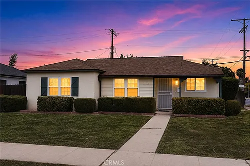 7002 Aura Ave Photo 1