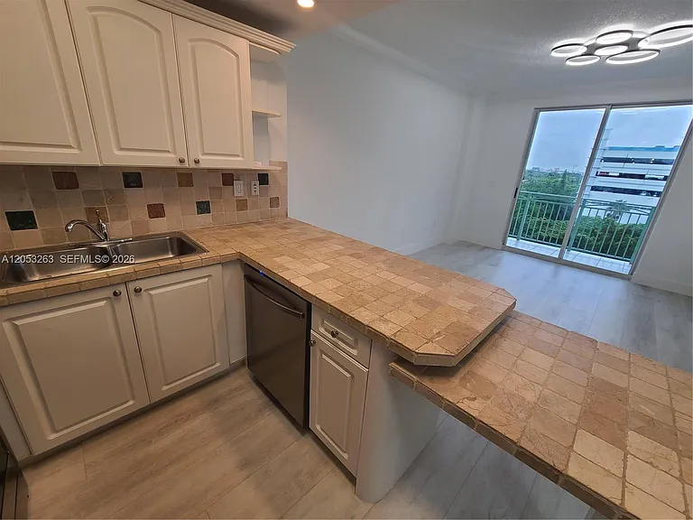 3500 Coral Way #812 — Photo 18