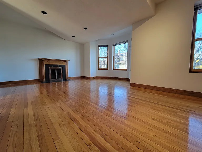 919 Pleasant St #2F — Photo 1