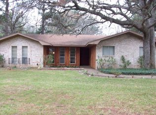 113 Donniebrook Dr, Palestine, TX 75803