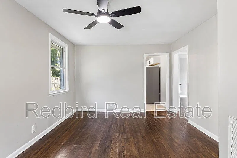 2 bed, 1.0 bath, 850 sqft, $1,800 — Photo 3