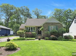 78 Monhegan Ave, Oakland, NJ 07436