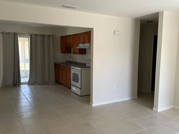 15 E Adams St, Avon Park, FL 33825