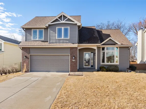 684 62nd St, West Des Moines, IA 50266