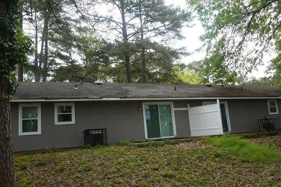 Renovated 3 Bedroom Unit For Rent, $1,325.00 Per Month! Contact Us To View This Amazing Unit — Photo 2