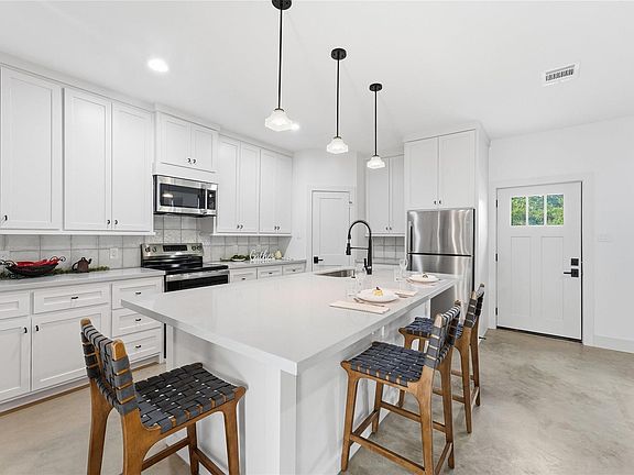 4th image of 12204 Hairston Cir #A