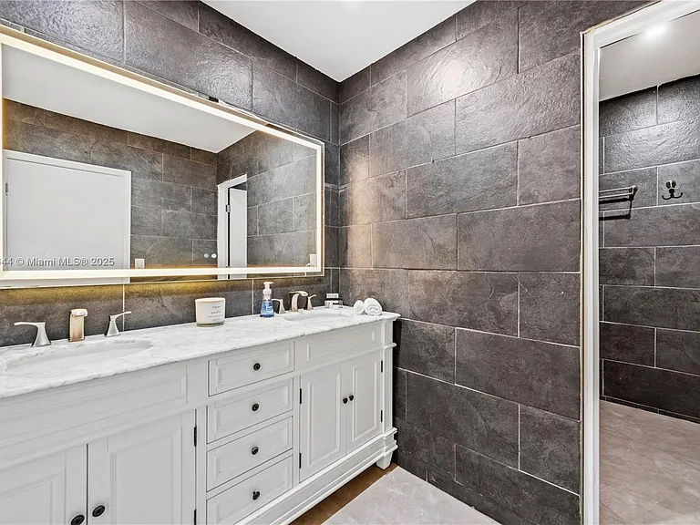 4322 Polk St — Photo 29