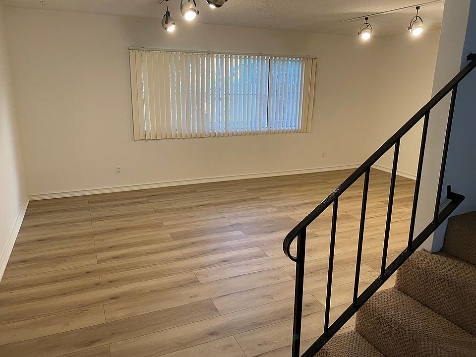 1st image of 530 E Hazel St #1