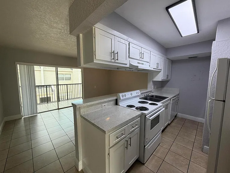 4423 Treehouse Ln #C — Photo 8
