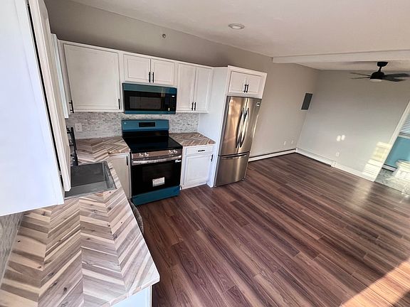 2nd image of 131 Stewart Street #3B