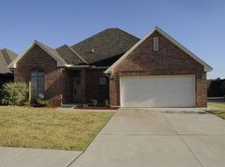 305 Coldbrook Cir, Edmond, OK 73003