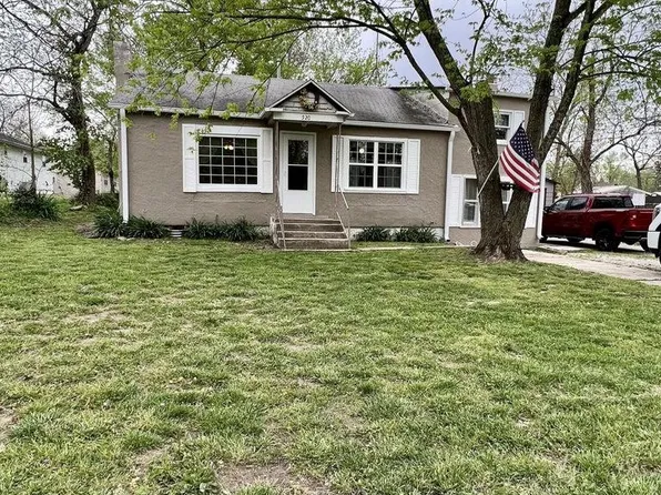520 N Wall St #M, Mountain Grove, MO 65711