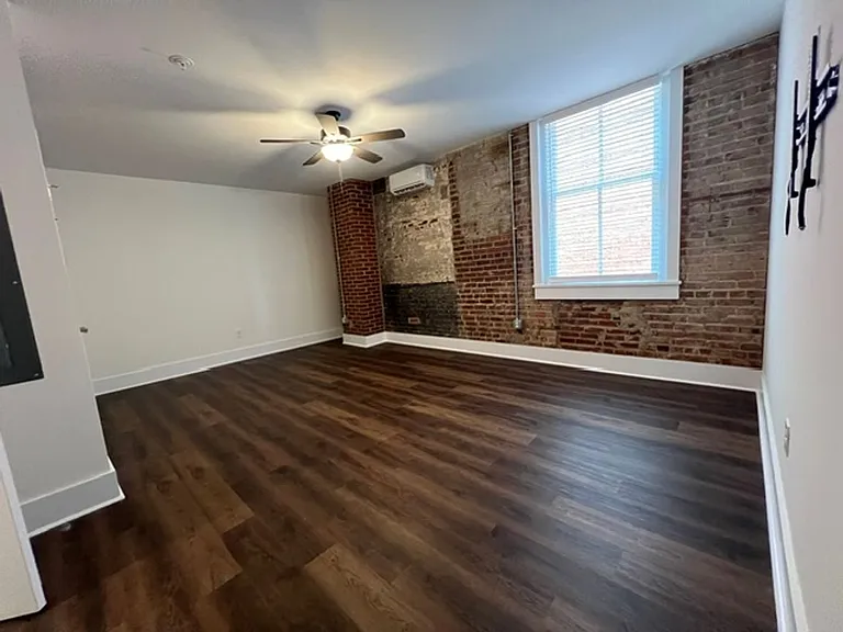 114 Nassau Pl — Photo 20