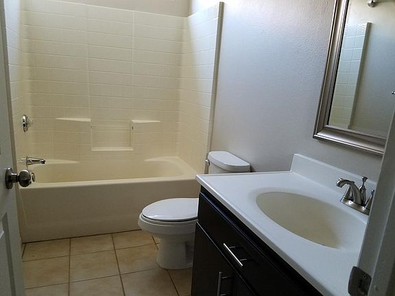 5th image of 51060 Avenida Velasco