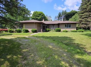 6805 Fredmoor St, Troy, MI 48098