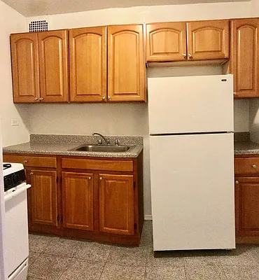 Rented by Zjama Realty Corp | media 2