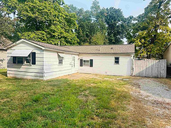 2nd image of 2208 Ravenswood Dr