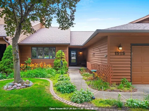 1525 N Bay Highlands Dr, Green Bay, WI 54311