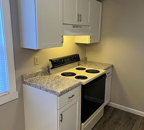 4th image of 555 N Entrance Ave APT 2