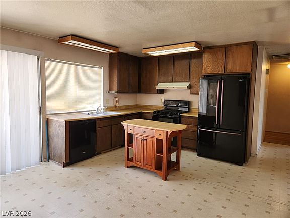 3rd image of 7107 Fenway Ave
