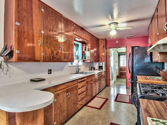4th image of 1308 E Michelson St
