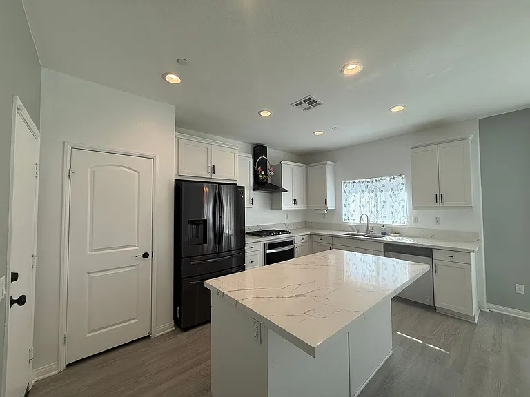 11799 Fresh Meadow Pl — Photo 4