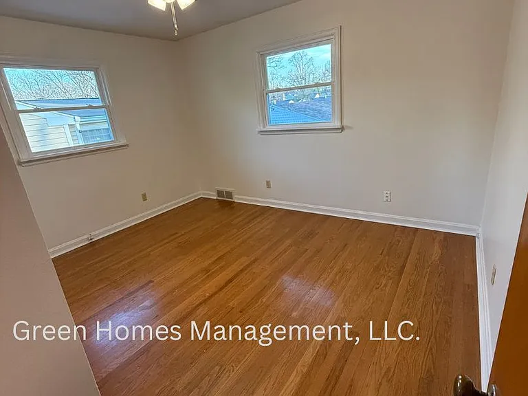 895 Harrison St — Photo 9