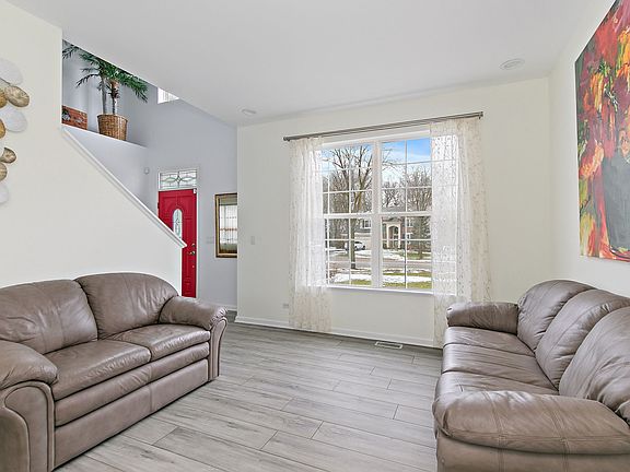 3rd image of 2803 Hidden Valley Ct