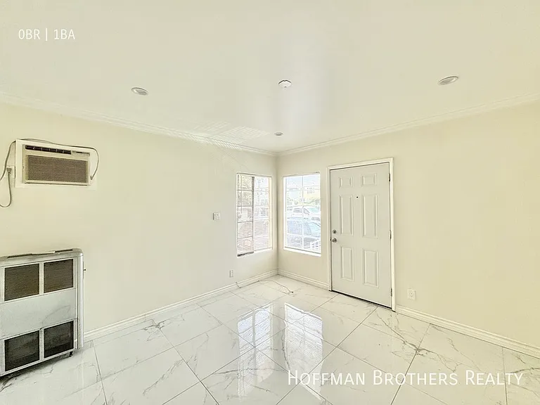 1209 S La Cienega Blvd — Photo 6