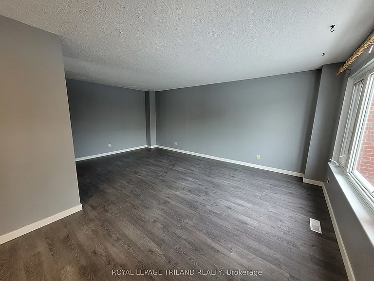 358 Homestead Ct #7 — Photo 16