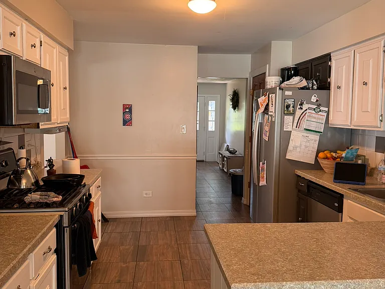 1036 Churchill Dr — Photo 3