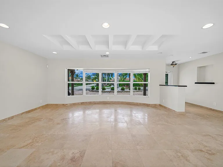 4021 Bayview Dr — Photo 9