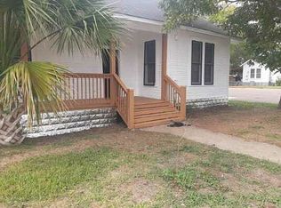 307 S Polk St, Giddings, TX 78942