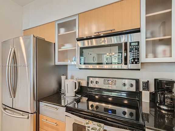 4th image of 1750 N Bayshore Dr APT 1511