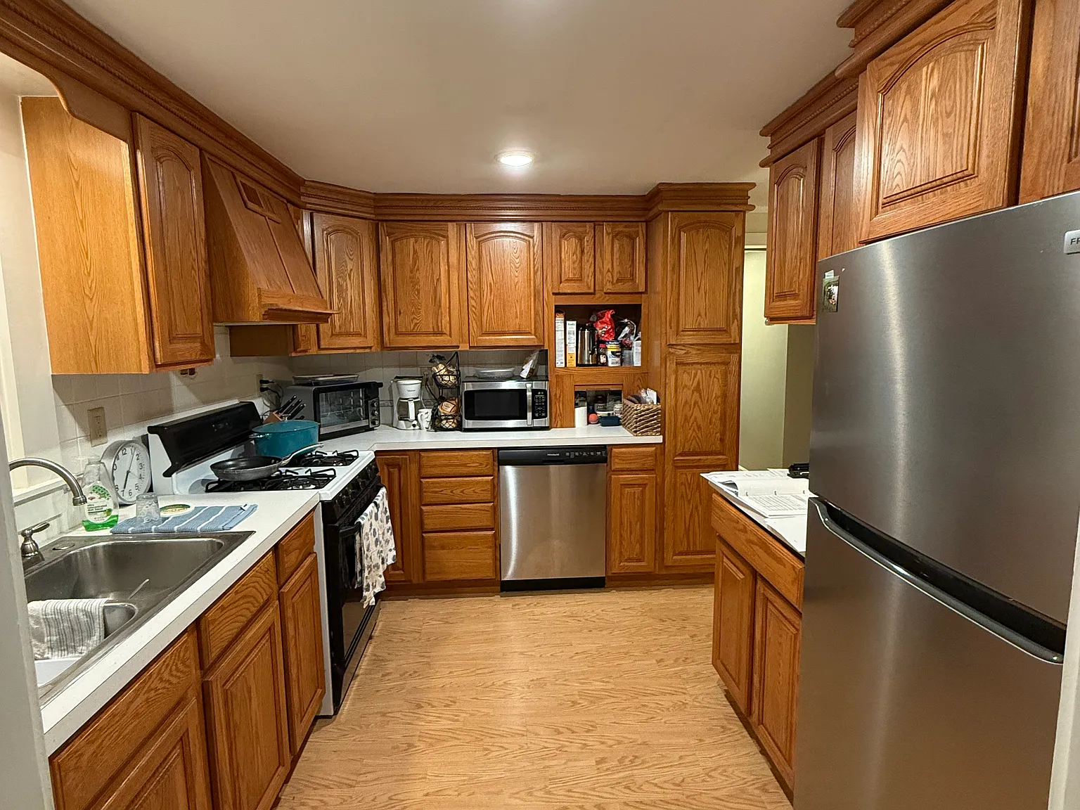 2 bed, 1300 sqft, $2,150 — Photo 4