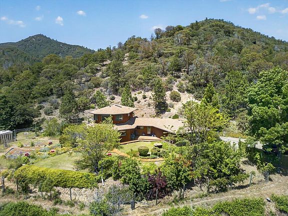 2nd image of 1133 Humbug Creek Rd