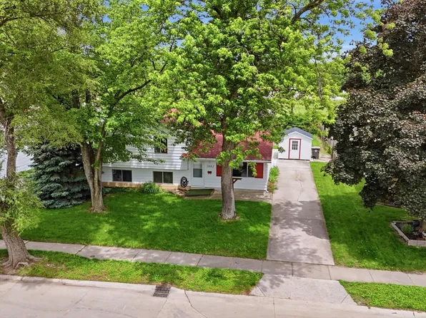 2002 Maplewood Rd, Fort Wayne, IN 46819