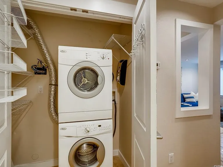2460 W Caithness Pl — Photo 9