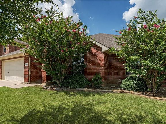 3rd image of 3039 Lakefield Dr