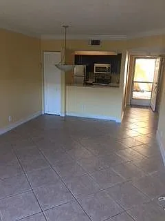 1040 Lake Shore Dr #104 — Photo 4
