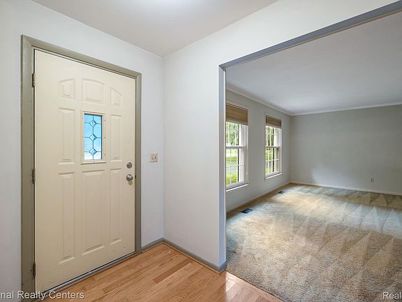 5th image of 2074 Pear Tree Ln