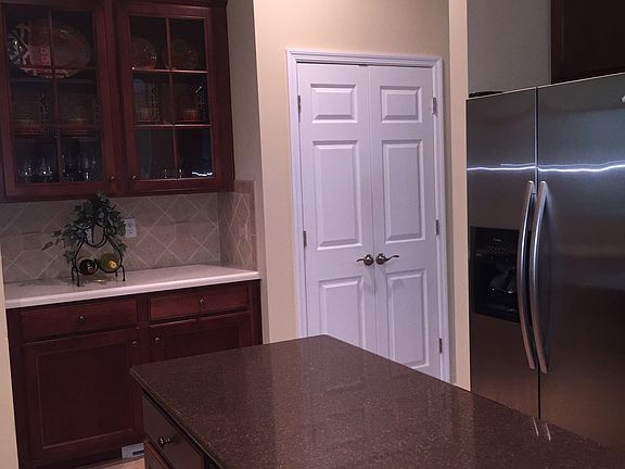Kitchen Island & 2nd pantry