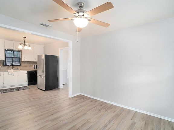 2nd image of 623 Hallvale Dr