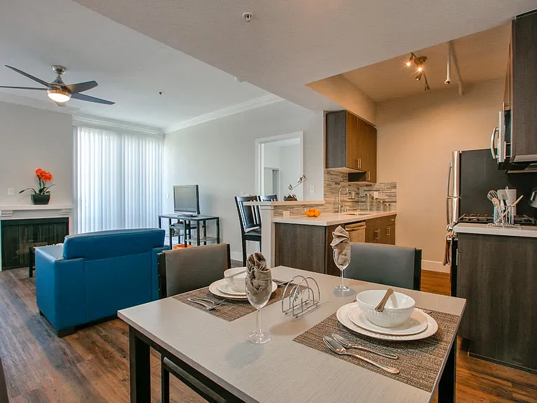 Midvale Apartments — Photo 15