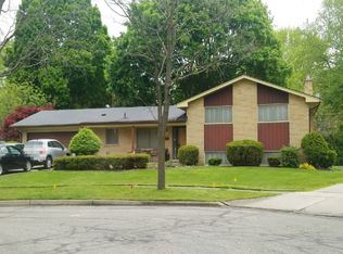 33722 Hamlin Ct, Farmington, MI 48335