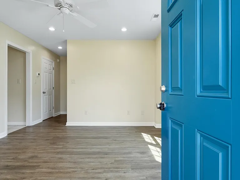 301 Johns Way — Photo 6