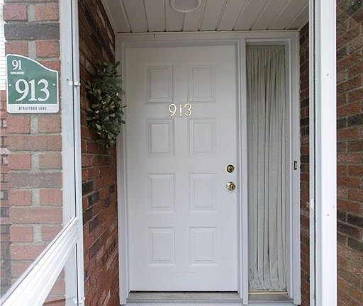 4th image of 913 Stratford Ln #339