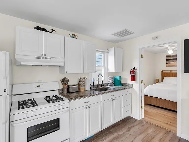 263 Kearney Ave #B — Photo 16