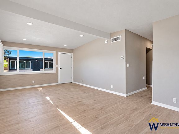 4th image of 2876 N Edith Blvd